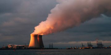 Η ΕΕ κόβει τη ρωσική ενέργεια – Αλλά η Γαλλία θα παράξει πυρηνικά καύσιμα στη Γερμανία με ρωσική εταιρεία