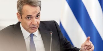 Μαξίμου: Τα παίζει όλα για όλα στον κοινωνικό αυτοματισμό κατά των αγροτών, πασχίζει να επαναφέρει «Μητσοτάκης ή χάος» και «θετική ατζέντα»