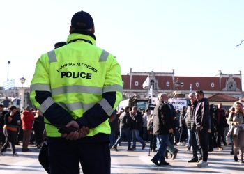 Αγρότες: Έφτασαν τα τρακτέρ στο λιμάνι της Θεσσαλονίκης – Λουκέτο στην πύλη είχε βάλει η ΕΛ.ΑΣ.