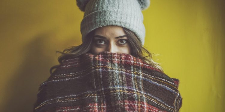 Πώς να μειώσεις τον λογαριασμό ρεύματος τον χειμώνα χωρίς να κρυώνεις