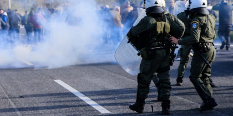 Μήνυμα νέας σκληρής καταστολής από Μαξίμου κατά των αγροτών – Το αγροτικό καίει τη «θετική ατζέντα» Μητσοτάκη