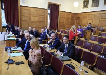 Χάνει την μπάλα η εξεταστική για ΟΠΕΚΕΠΕ: Στον εισαγγελέα αλλά χωρίς σύλληψη η κατάθεση «Φραπέ» – «Δεν έχουμε αρμοδιότητα», λέει η πλειοψηφία