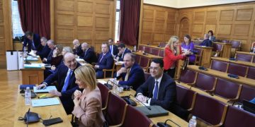 Χάνει την μπάλα η εξεταστική για ΟΠΕΚΕΠΕ: Στον εισαγγελέα αλλά χωρίς σύλληψη η κατάθεση «Φραπέ» – «Δεν έχουμε αρμοδιότητα», λέει η πλειοψηφία