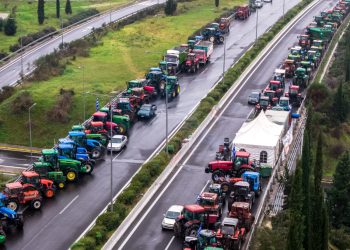 Νέα Αριστερά: Ο Μητσοτάκης απειλεί τους αγρότες κρατώντας ομήρους τους εκδρομείς