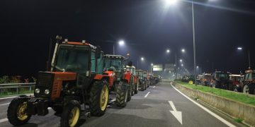 Αγρότες: Η οργή στα μπλόκα μεγαλώνει – «Όχι» στον προσχηματικό διάλογο, κλιμακώνουμε τον αγώνα»