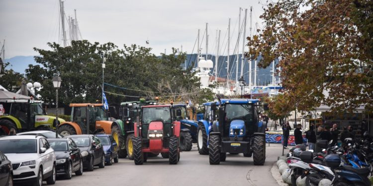 Αγρότες: Την Πέμπτη η συλλογική απόφαση για το αν θα πάνε σε διάλογο με τα τρακτέρ στους δρόμους