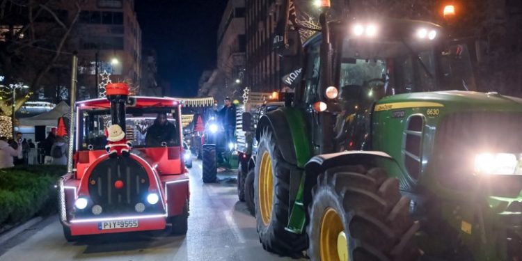 Αγροτικές κινητοποιήσεις: Πρωτοχρονιά στα μπλόκα για τους αγρότες, με ανοιχτούς δρόμους – «Ποντάρει» στο ρήγμα η κυβέρνηση