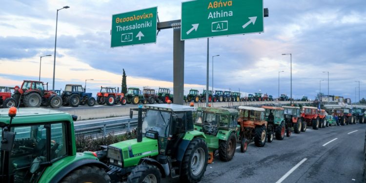 Αγροτικά μπλόκα: Το «ραντεβού» της Νίκαιας και ο δρόμος για την Ηρώδου Αττικού