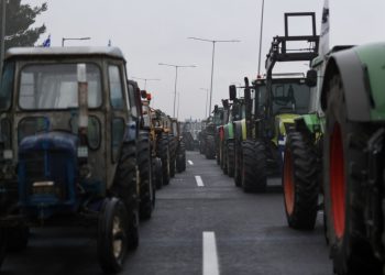 Αγρότες: Χιλιάδες τρακτέρ στους δρόμους, «η πιο μεγάλη κινητοποίηση από το 2016» – Στα σκοινιά η κυβέρνηση