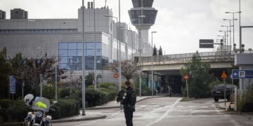 Στο συρτάρι 6 χρόνια η σύμβαση που θα απέτρεπε το μπλακ άουτ στα αεροδρόμια και ας φωνάζουν οι ελεγκτές για «αεροπορικά Τέμπη»