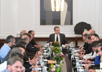 Αγρότες: «Δεν ακούσαμε τίποτα νέο, ο αγώνας συνεχίζεται» – «Η κυβέρνηση συζητάει μόνο τεχνικά ζητήματα», λέει ο Τσιάρας