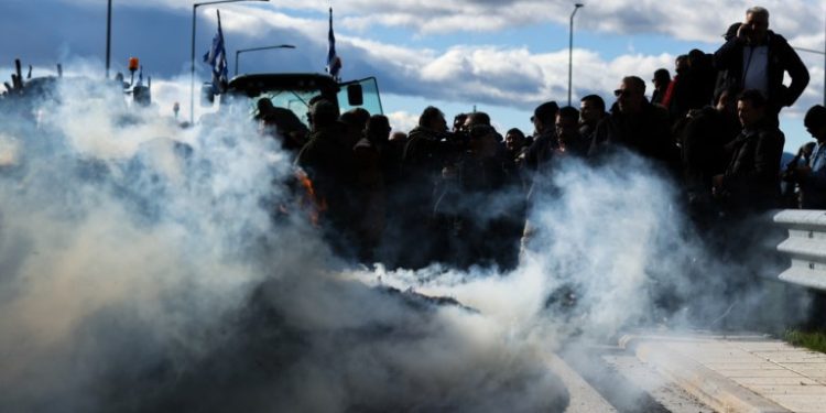 Αγρότες: Διάλογος με Μητσοτάκη αλλά χωρίς ορίζοντα πρόσθετων μέτρων – Το Σάββατο αποφασίζουν για τις κόκκινες γραμμές