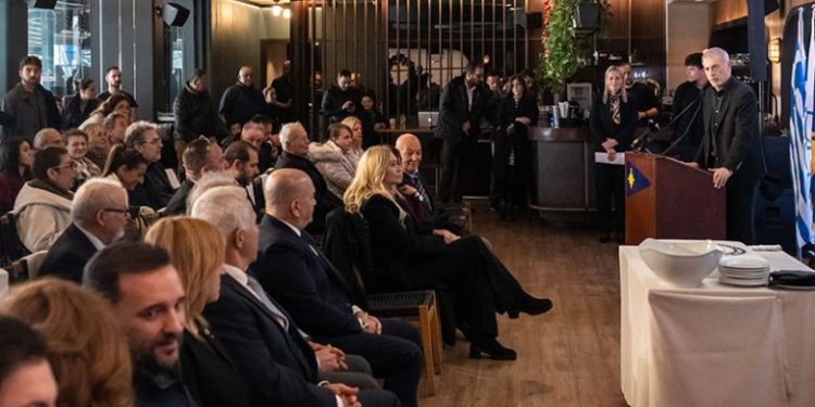 Ο Δήμαρχος Πειραιά Γιάννης Μώραλης στην εκδήλωση βραβεύσεων των κορυφαίων αθλητών για το 2025 του Ιστιοπλοϊκού Ομίλου Πειραιώς