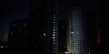 Επιδρομή της Ρωσίας στο Κίεβο κόβει την ηλεκτροδότηση και την υδροδότηση