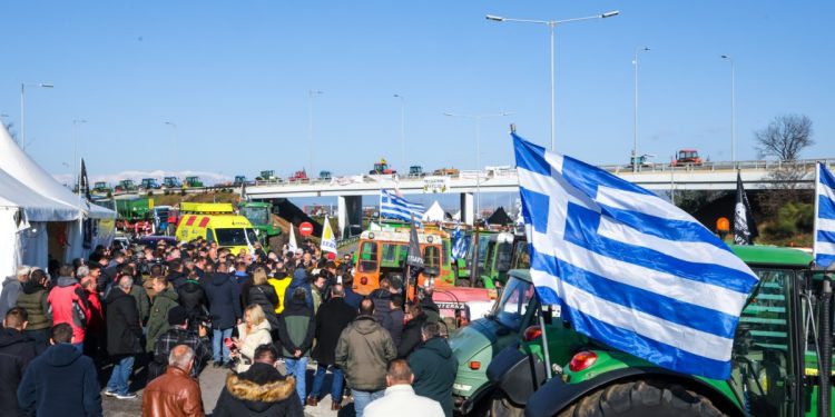 Νέα επίθεση της κυβέρνησης στους αγρότες – «Δεν έχουν δικαιολογία να μην προσέρχονται σε διάλογο»