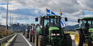 «Έπρεπε να γίνουν όλα αυτά για να ασχοληθεί η κυβέρνηση»: Με υπομνήματα και προτάσεις οι αγρότες στον Μητσοτάκη