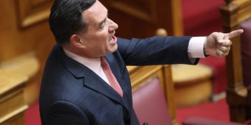 ΣΥΡΙΖΑ για Γεωργιάδη: Μαζέψτε τον άσχετο και ακροδεξιό αντιπρόεδρο της ΝΔ – Χαρακτήρισε «αηδία και φασισμό» τα μπλόκα των αγροτών