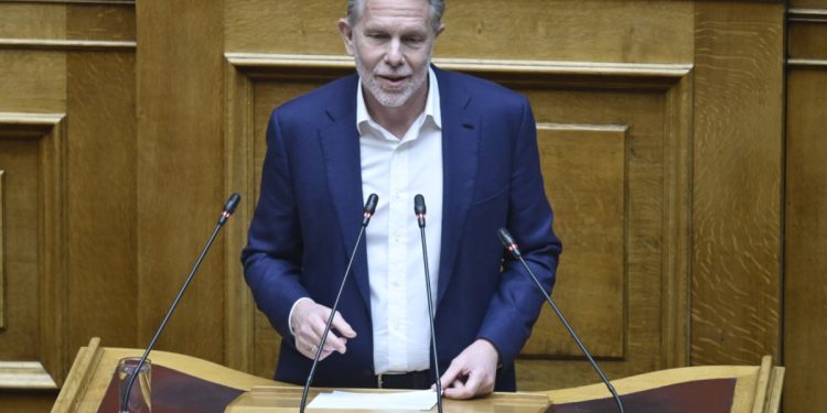 Γερουλάνος στην κυβέρνηση: Τέμπη, αγρότες, Mercosur, Διεθνές Δίκαιο – Υπερασπίζεστε τα ανυπεράσπιστα