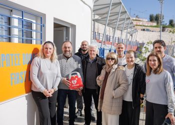 Δωρεά απινιδωτή στο Δημοτικό Κολυμβητήριο Πειραιά «Ανδρέας Γαρύφαλλος»