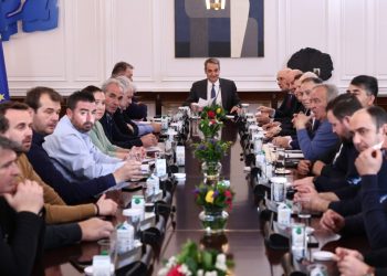 Κυριάκος κερνάει, «πρόθυμοι» πίνουν και του βιοπαλαιστή αγρότη τίποτα ουσιαστικά δεν δίνουν