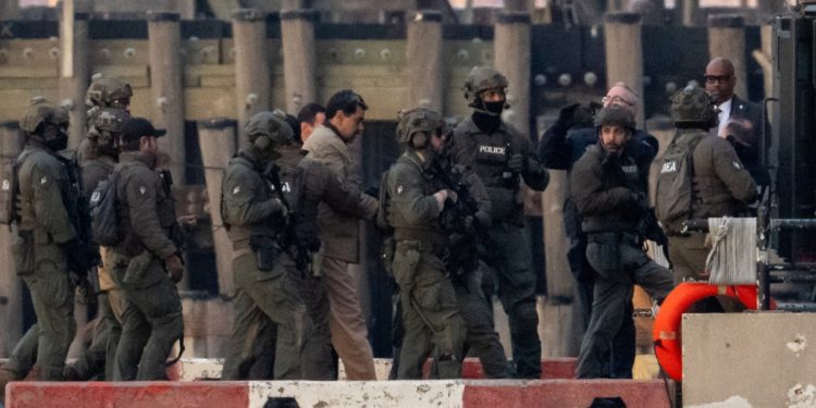 Βενεζουέλα: Ο Μαδούρο και η σύζυγός του τραυματίστηκαν κατά την αιχμαλώτισή τους από τον στρατό των ΗΠΑ