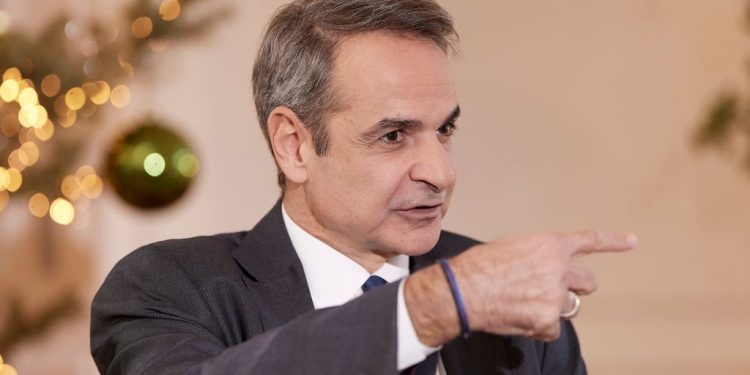 Μαξίμου: Προσπάθεια δικαιολόγησης της κυνικής δήλωσης Μητσοτάκη για την επιδρομή Τραμπ στη Βενεζουέλα