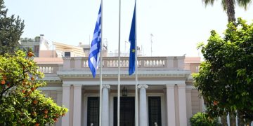 Μαξίμου: Ο άλυτος γρίφος των αγροτών και οι δυο εισηγήσεις