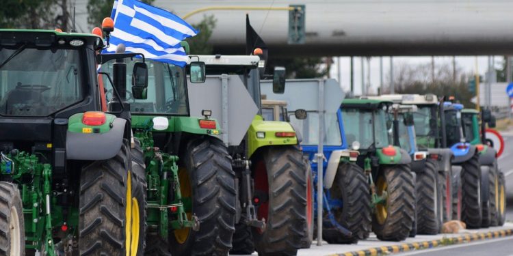 Μπλόκα: Στάση αναμονής από τους αγρότες ενόψει της συνάντησης με Μητσοτάκη – Οι κόκκινες γραμμές