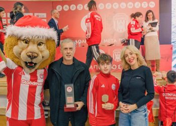 Οι Ακαδημίες του Ερασιτέχνη Ολυμπιακού τίμησαν τον Δήμαρχο Πειραιά