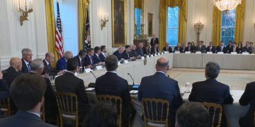 Βενεζουέλα: Ο Τραμπ πιέζει πετρελαϊκούς κολοσσούς να επιστρέψουν