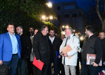 Με συνελεύσεις στα μπλόκα οι αγρότες αποφασίζουν τα επόμενα βήματα – «Απογοητευτική» η συνάντηση με Μητσοτάκη