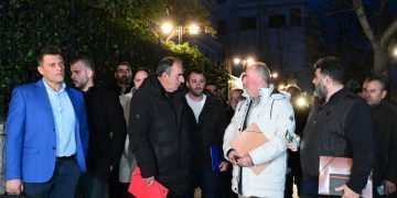 Με συνελεύσεις στα μπλόκα οι αγρότες αποφασίζουν τα επόμενα βήματα – «Απογοητευτική» η συνάντηση με Μητσοτάκη