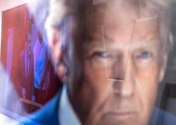 Η κατευναστική στάση απέναντι στον Τραμπ τον κάνει κάθε μέρα πιο επικίνδυνο