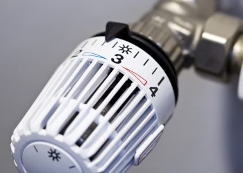 Θέρμανση: Αγωνία για το κόστος – Οι τιμές σε πετρέλαιο και ξύλα