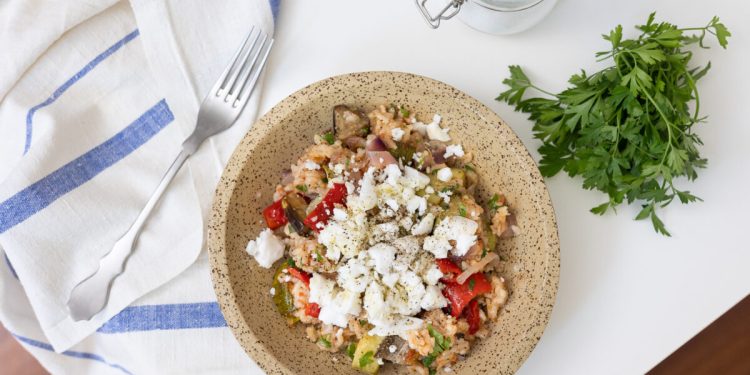 Ρύζι με καλοκαιρινά λαχανικά στον φούρνο