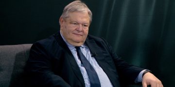 Βενιζέλος: Η κυβέρνηση χρησιμοποίησε, ωμά, το άρθρο 86 για να προστατέψει υπουργούς για υποκλοπές, Τέμπη, ΟΠΕΚΕΠΕ