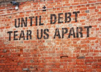 Δημόσιο χρέος: Μια ωρολογιακή βόμβα έτοιμη να εκραγεί;