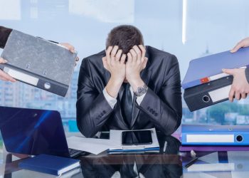 Εργασιακό burnout – Μύθοι και αλήθειες για το σύνδρομο που εξαντλεί πάνω από τρεις στους τέσσερις