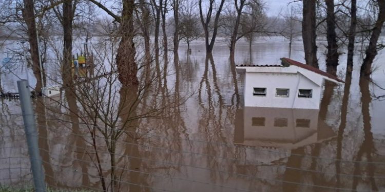 Εβρος: «Το νερό απο ευλογία έγινε για εμάς κατάρα – Οι υποδομές είναι ελάχιστες και απαρχαιωμένες»