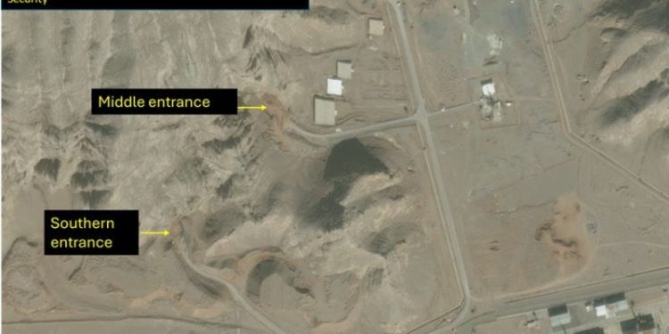 Ιράν: Κάλυψε με χώμα τις εισόδους των τούνελ στο πυρηνικό εργοστάσιο του Ισφαχάν – Δορυφορικές φωτογραφίες