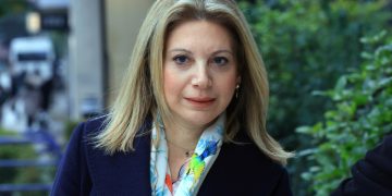 Η Καρυστιανού βάζει στο μπλέντερ του επικίνδυνου λαϊκισμού τα ελληνοτουρκικά και το Κυπριακό