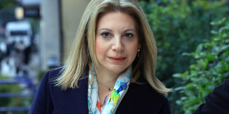 Η Καρυστιανού βάζει στο μπλέντερ του επικίνδυνου λαϊκισμού τα ελληνοτουρκικά και το Κυπριακό