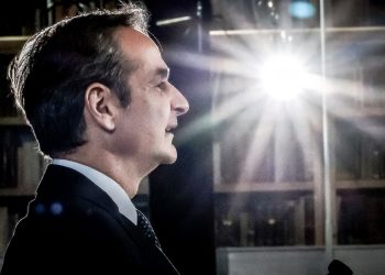 Ξαναθυμήθηκε το σύνθημα «νομιμότητα παντού» ο Μητσοτάκης