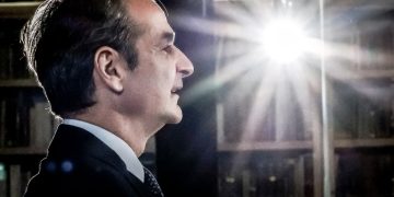 Ξαναθυμήθηκε το σύνθημα «νομιμότητα παντού» ο Μητσοτάκης