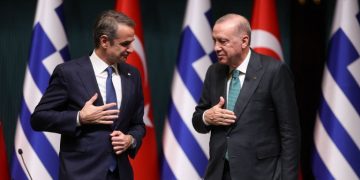 Μητσοτάκης – Ερντογάν έμειναν σε «ήρεμα νερά» και τήρησαν τα συμφωνηθέντα σε μία ακόμα «εθιμοτυπική» συνάντηση