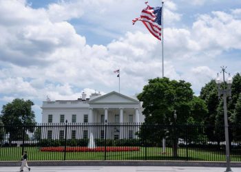 Ιράν: Ο Λευκός Οίκος υπενθυμίζει ότι ο Τραμπ έχει «πολλές επιλογές» στη διάθεσή του «πέρα από τη διπλωματία»