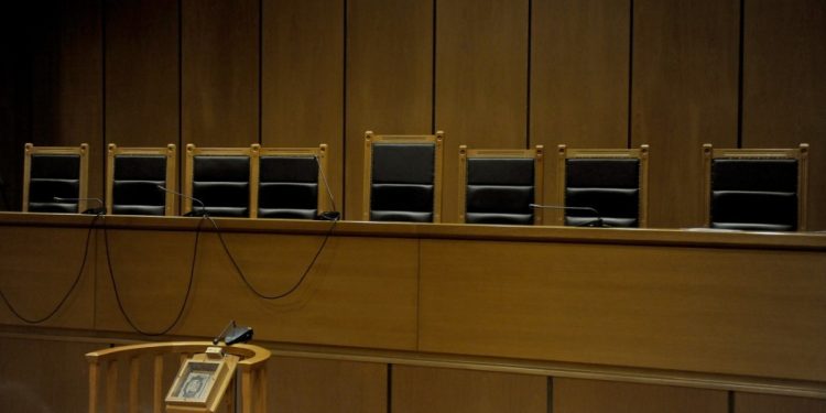 «Όχι» στην αύξηση των ορίων ηλικίας συνταξιοδότησης, λέει η Ένωση Δικαστών και Εισαγγελέων