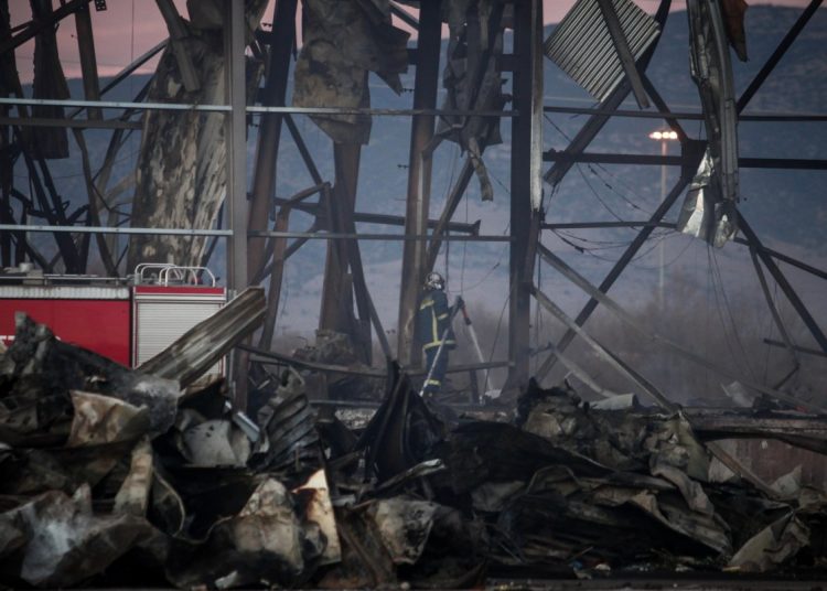 Νέες έρευνες με σκυλιά στο κατεστραμμένο εργοστάσιο της Βιολάντα