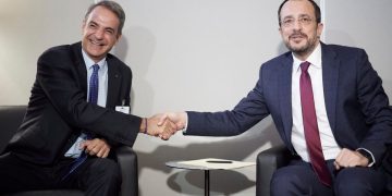 Τηλεφωνική επικοινωνία Μητσοτάκη – Χριστοδουλίδη ενόψει της συνάντησης με τον Ερντογάν