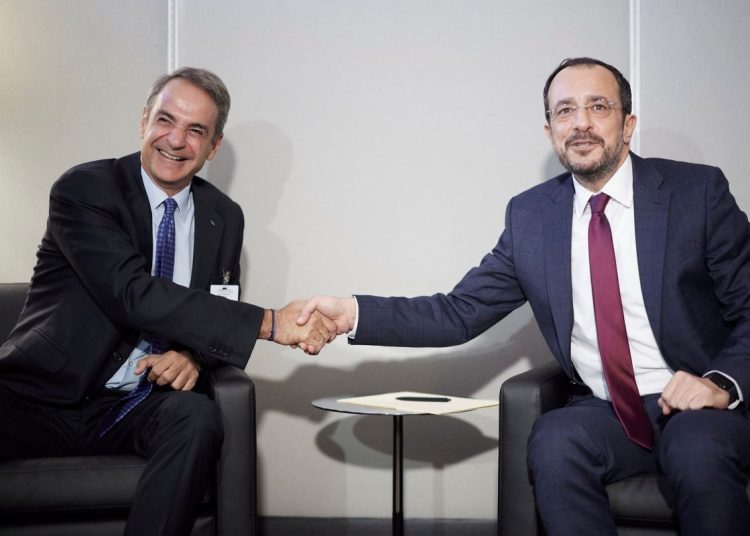 Τηλεφωνική επικοινωνία Μητσοτάκη – Χριστοδουλίδη ενόψει της συνάντησης με τον Ερντογάν